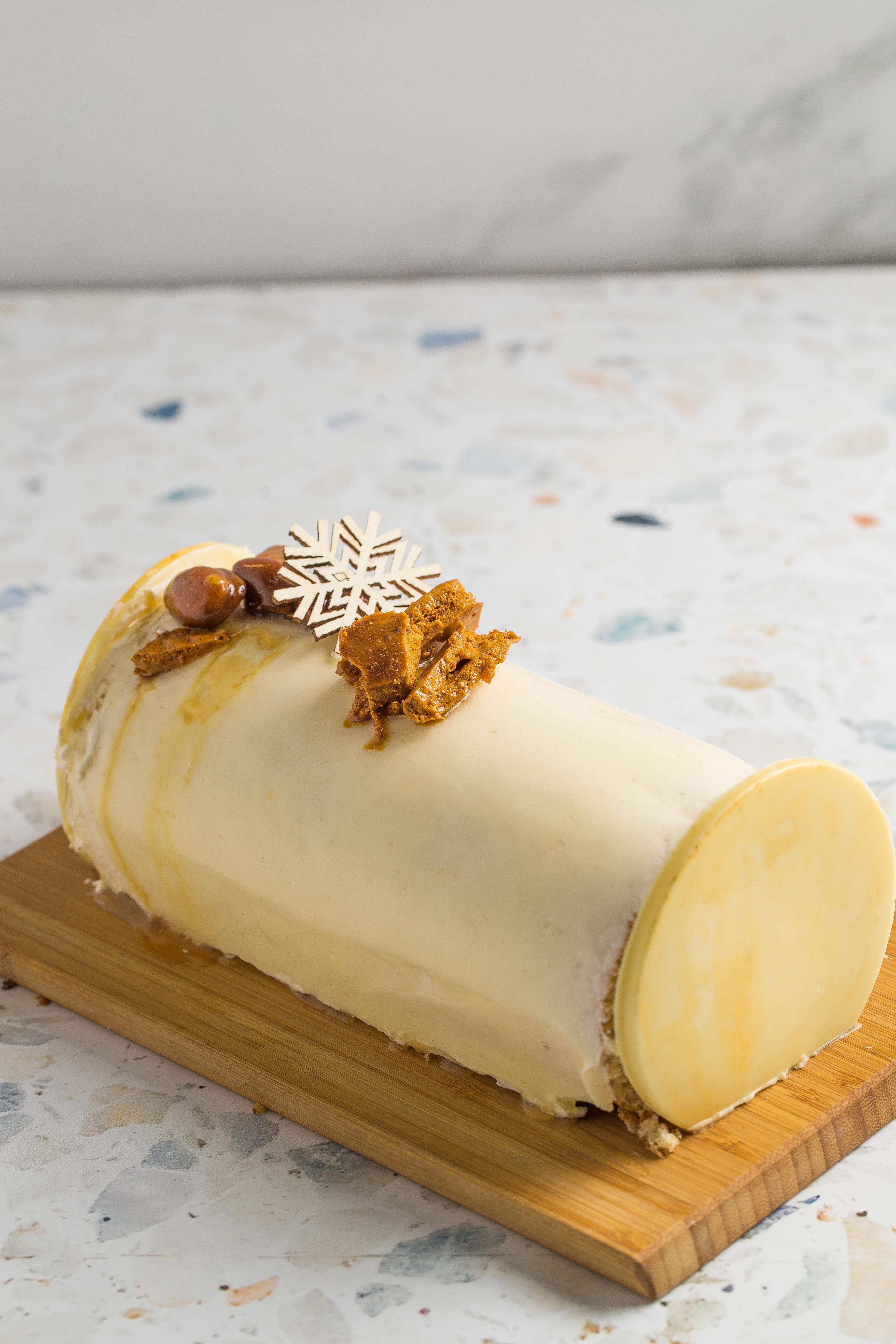 Vanilla with caramel buche 8-10 Persons